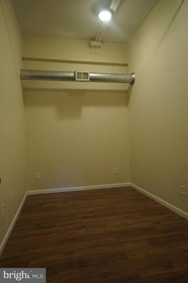 Building Photo - 2152 E Dauphin St