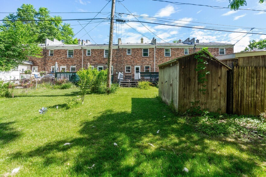 Building Photo - 196 Mount Hope Dr