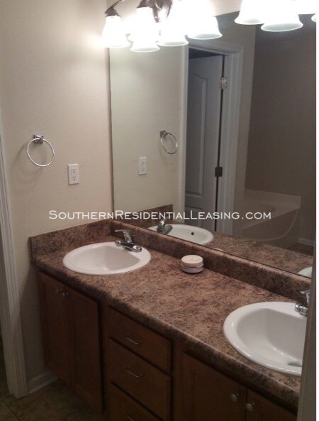 Building Photo - 2002 Shelene Way