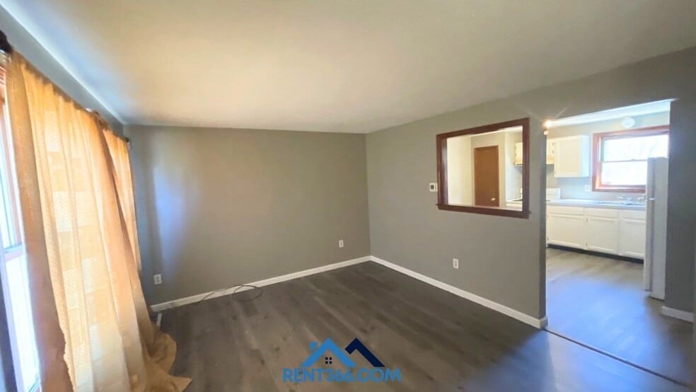 Building Photo - 65 Wisteria St