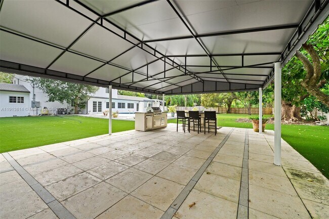 Building Photo - 13000 Old Cutler Rd