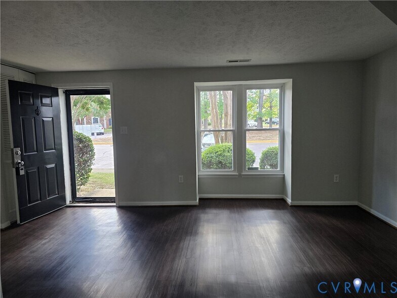 Building Photo - 4960 Finnegan Ct