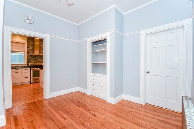 Building Photo - 86 Edwards St