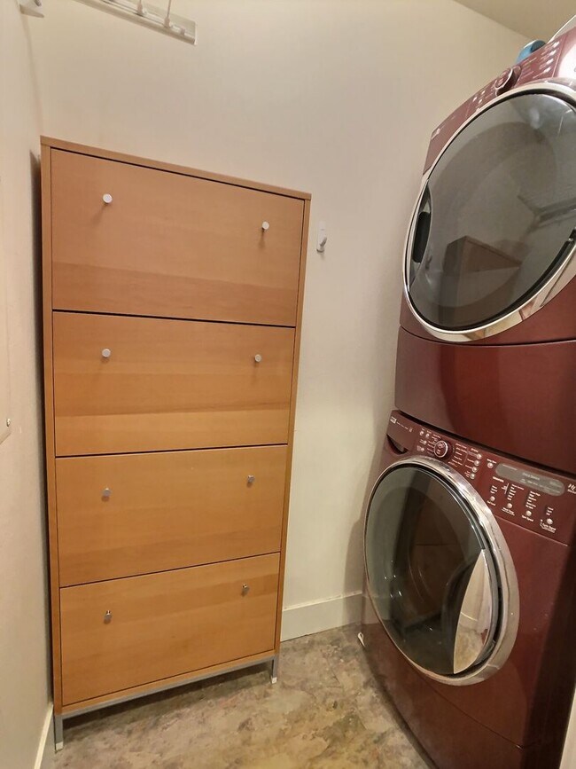 Building Photo - BRIGHT, SPACIOUS 1BD/1.5BA LOFT IN JAPANTOWN - DOWNTOWN SAN JOSE