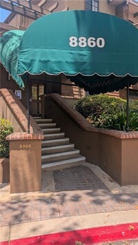 Building Photo - 8860 Villa La Jolla Dr
