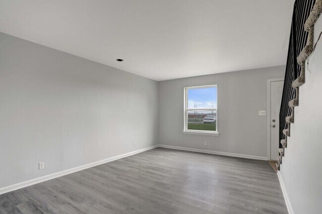 Building Photo - 1108 Pembroke Oak Grove Rd