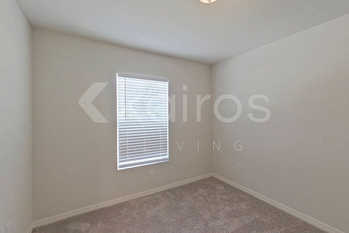 Building Photo - 1156 Sword St