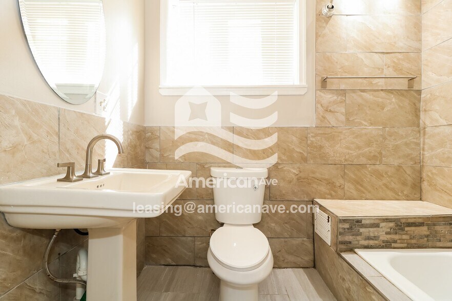 Building Photo - 2034 W Atlantic St