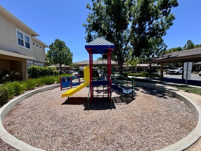 Building Photo - Upgraded 1BD/1BA Condo in Gated Temecula C...