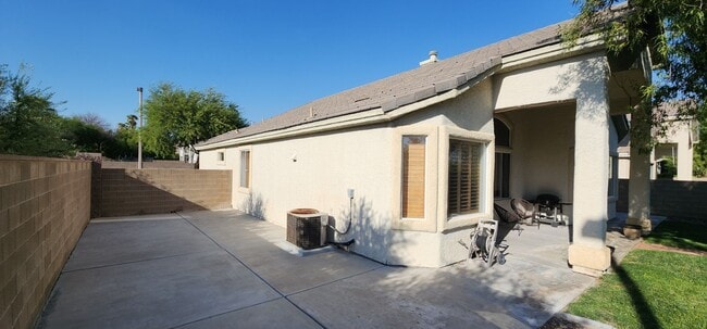 Building Photo - Charming Single-Story Pulte Home in a corn...