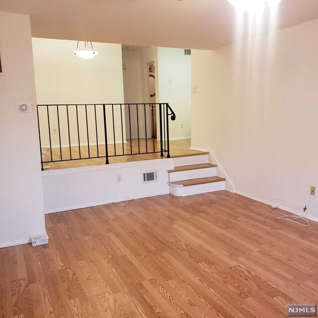 Building Photo - 635 Schuyler Ave