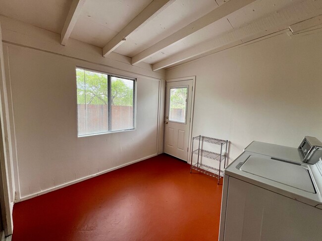 Building Photo - Unfurnished Long-term rental, Procure Only