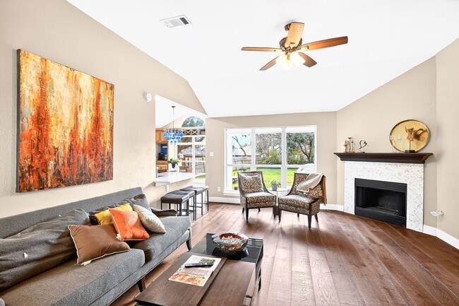 Building Photo - 2230 Howell Ave