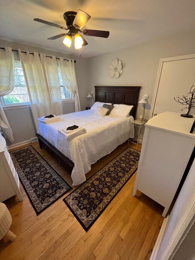 Building Photo - 2925 Center St