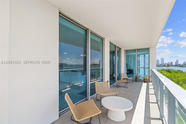 Building Photo - 17111 Biscayne Blvd