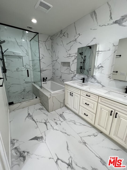 Building Photo - 5019 W Maplewood Ave