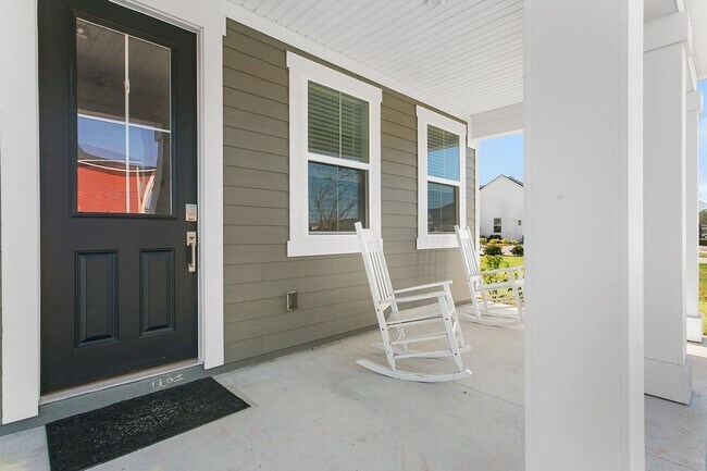 Building Photo - Newer Home in Wildlight!