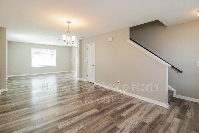Building Photo - 1922 Northrop Dr