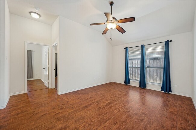 Building Photo - 1615 Bur Oak Dr