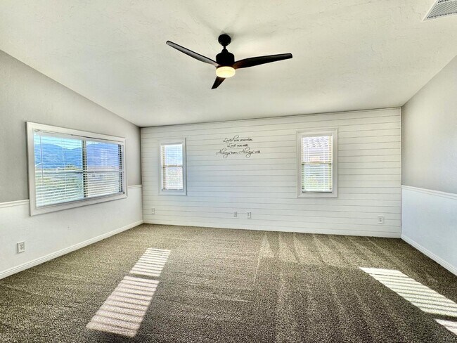 Building Photo - 12768 N Lantern Way
