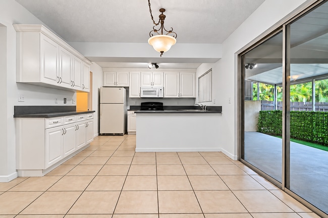 Building Photo - 5348 Bosque Ln