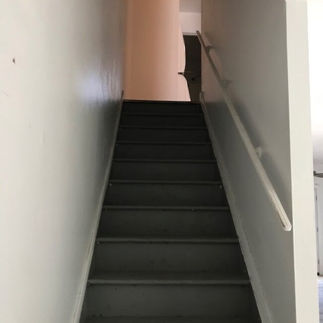 Building Photo - 705 Bunker Hill Rd