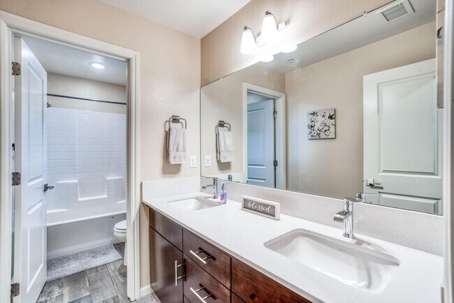 Building Photo - 3678 Parkstone Wy