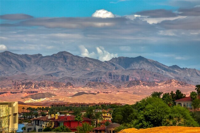 Building Photo - 30 Strada Di Villaggio
