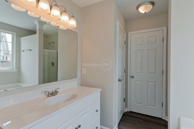Building Photo - Beautiful 3br/2.5bth Home with Bonus Room ...