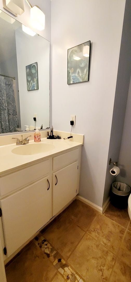 Building Photo - Spacious 2-Bedroom, 2.5-Bath Townhouse – C...