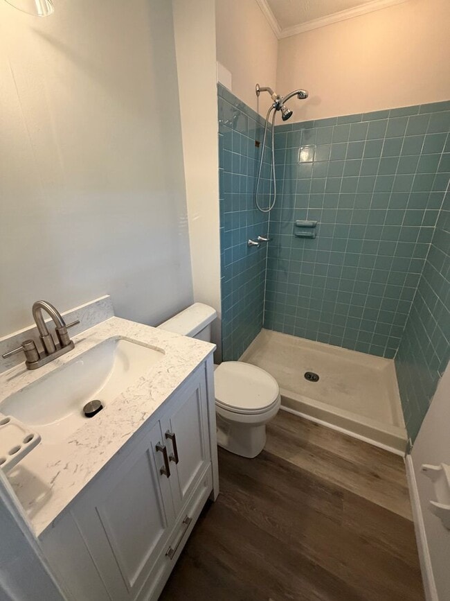 Building Photo - 222 Merion Rd