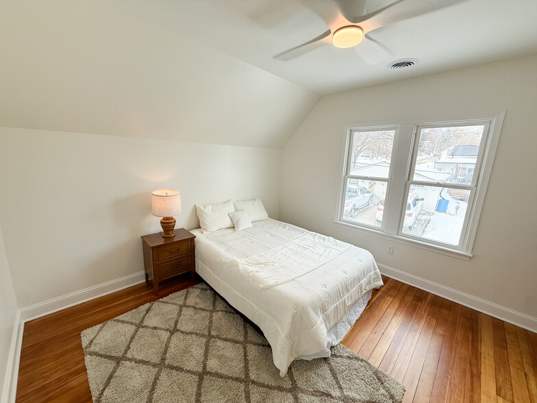 Building Photo - 602 Grove St