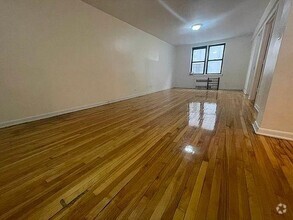 Building Photo - 3 bedroom in BRONX NY 10451