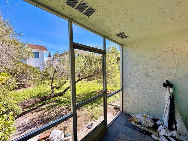 Building Photo - 371 S McMullen Booth Rd