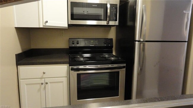 Building Photo - 38415 North Ln