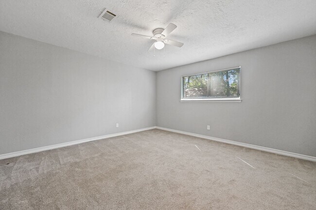 Building Photo - 16111 Fan Tail Dr
