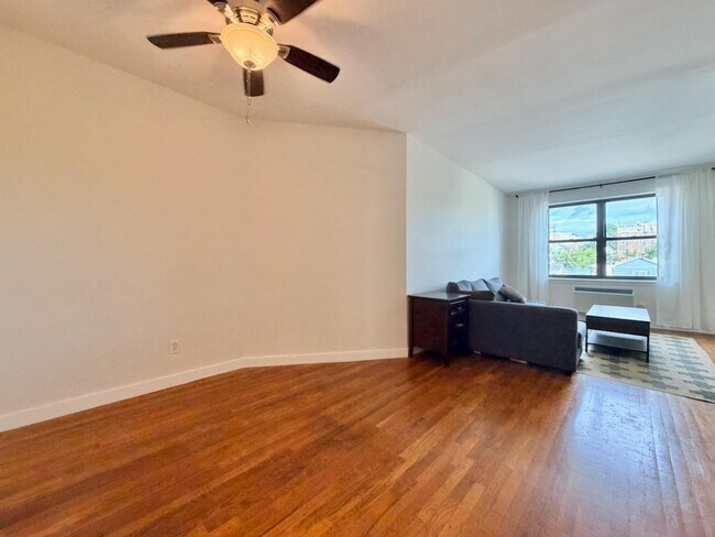Building Photo - 43-49-49 Van Wagenen Ave