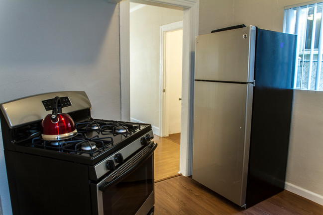 Interior Photo - 740 S Carondelet
