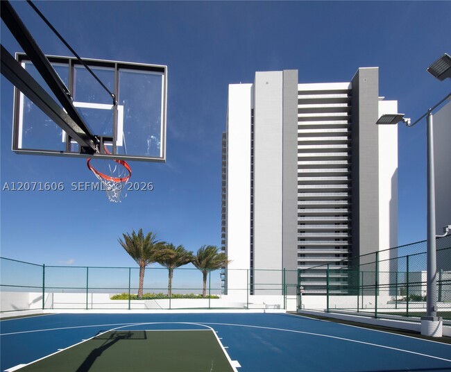 Building Photo - 16385 Biscayne Blvd