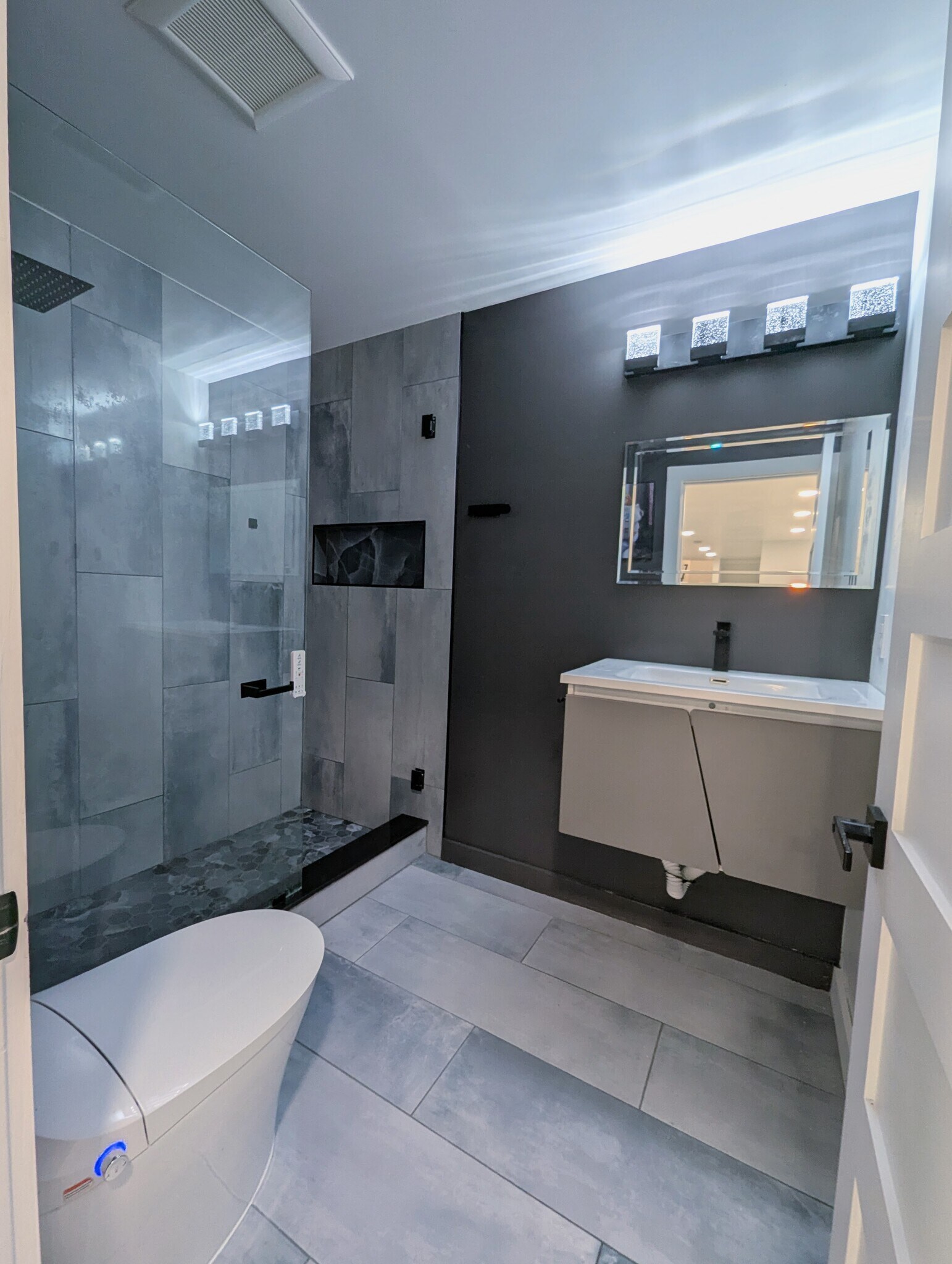 Building Photo - 1318 75th St SE