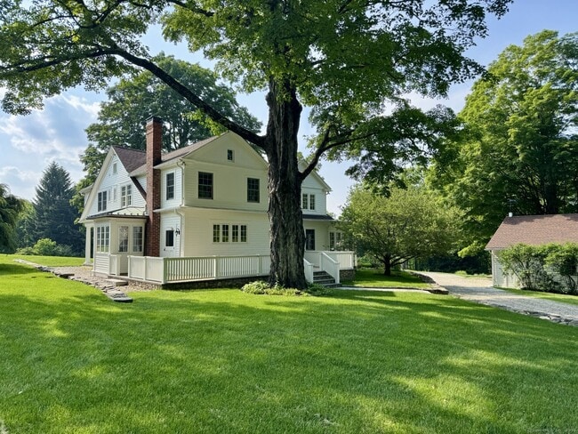Building Photo - 6 Frisbie Rd