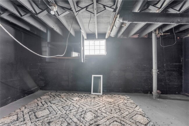 Building Photo - 3150 W 46th St