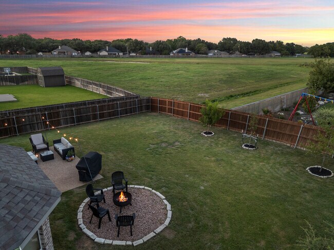 Building Photo - 1074 Waverly Dr