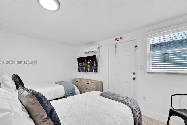 Building Photo - 6650 McKinley St