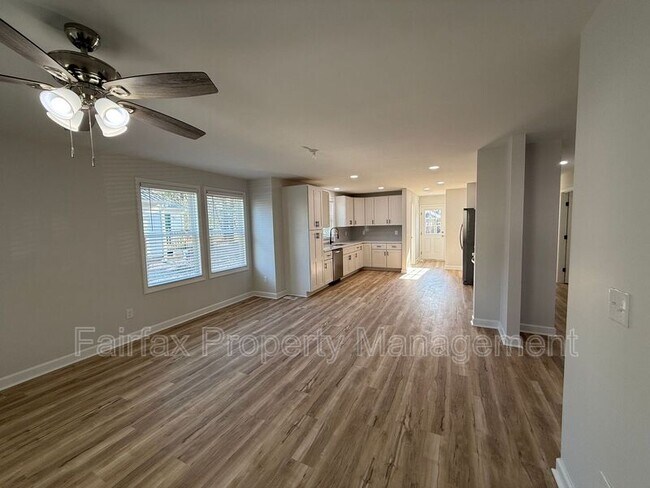 Building Photo - 312 Price Ave