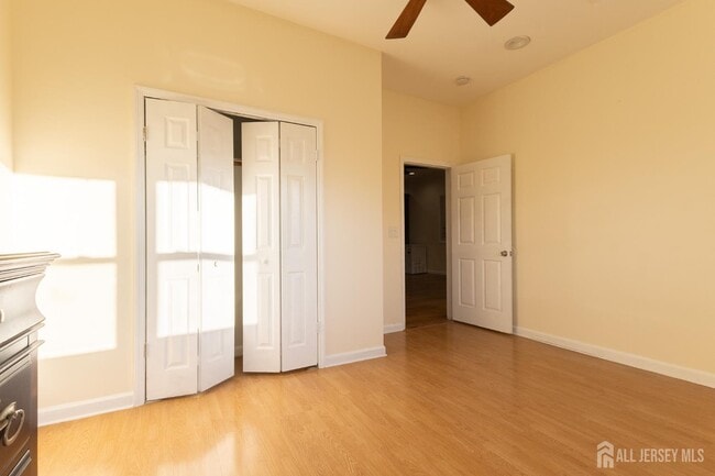 Building Photo - 158 Terrace Ave