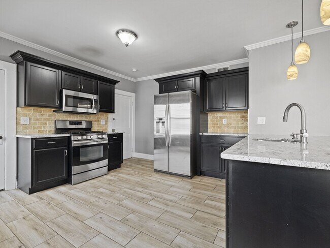 Building Photo - 55 Whitten St