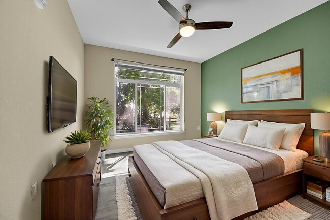 Building Photo - $1,595.00 - $500 OFF First Month Rent -  2 Bedrooms, 1 Bathroom, Condo in Longmont with Washer an...