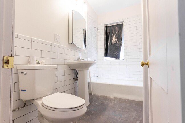 Building Photo - Allston 1 Bed Split – Heat & Hot Water Included – Great Value – 9/1