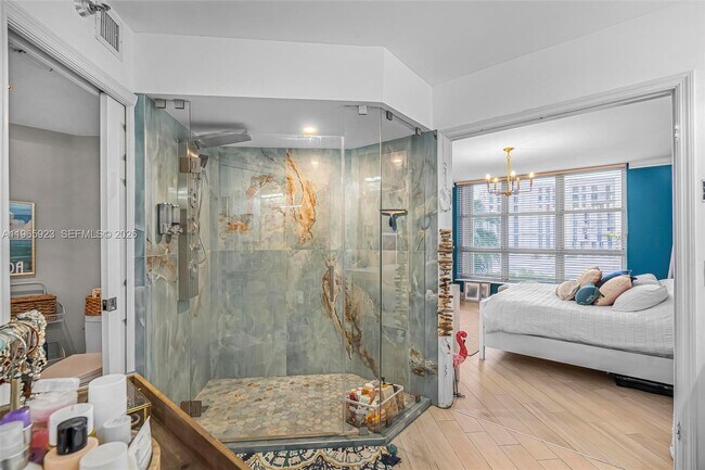 Building Photo - 3500 Mystic Pointe Dr